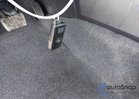 2018 Toyota Rav4 Limited z USA, uszkodzony, nr VIN 2T3YFREV2JW468979